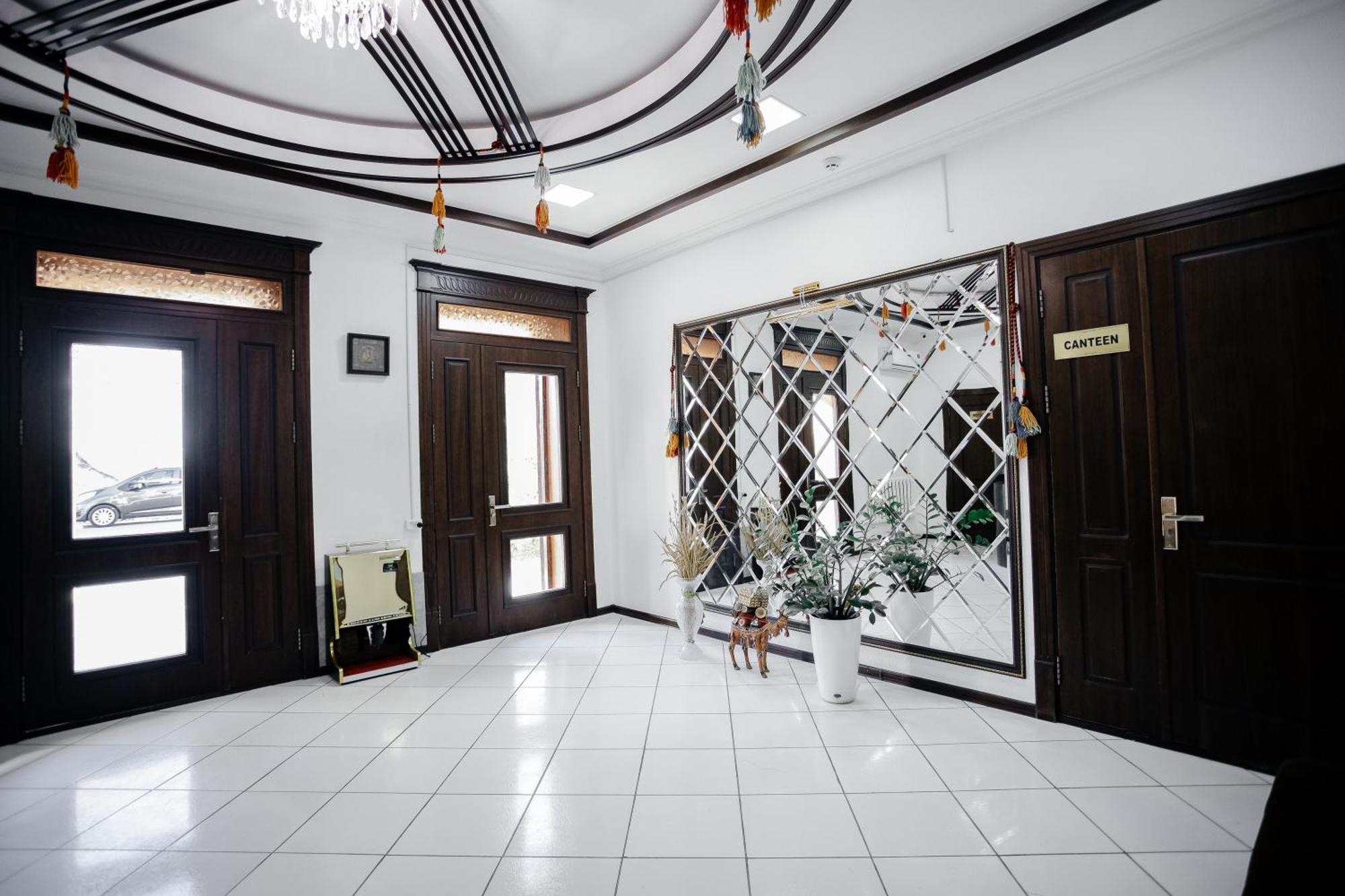 Karakalpak Palace Hotel Nukus Zewnętrze zdjęcie